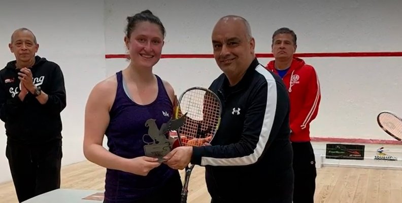 Laura Tovar campeoma en squash