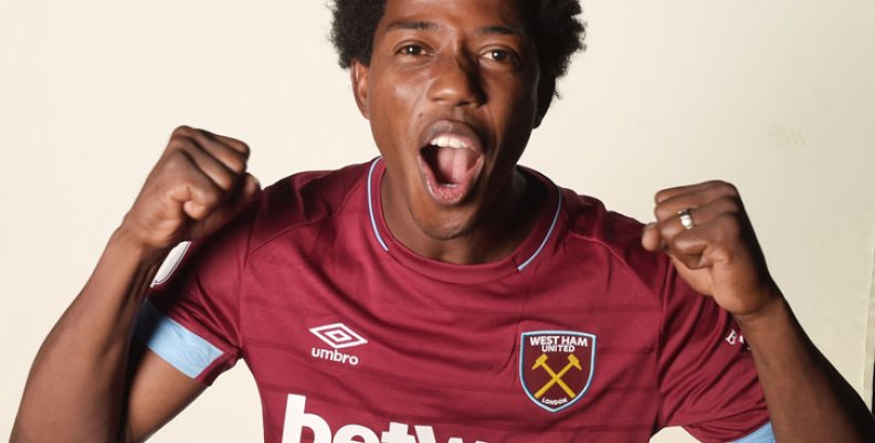 Carlos Sánchez, nuevo jugador del West Ham United