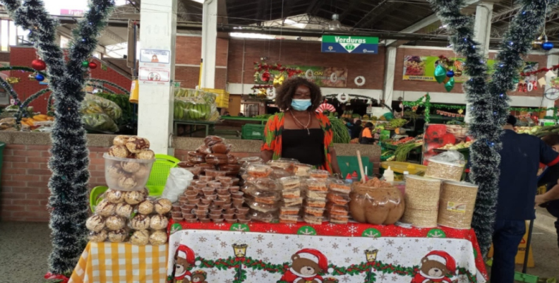 Plazas de Mercado, IPES, en Navidad