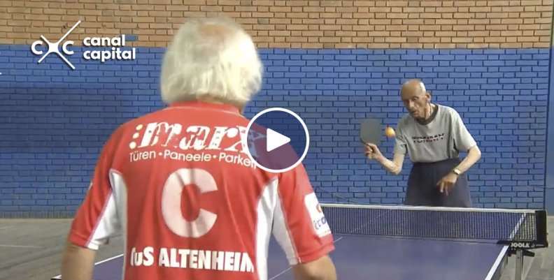 Rafael González, un veterano de 91 años que aún sigue jugando tenis de mesa