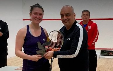 Laura Tovar campeoma en squash