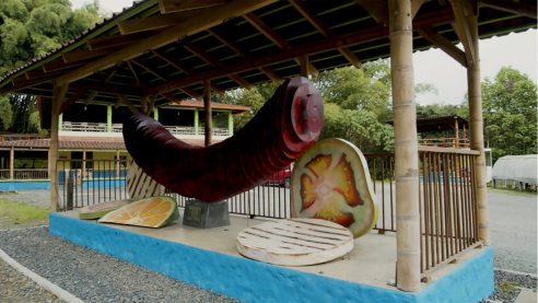 Estatua de chorizo santarrosano