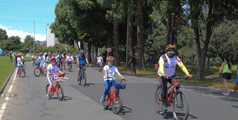 Ciclovía en Bogotá Ciclovía en Bogotá