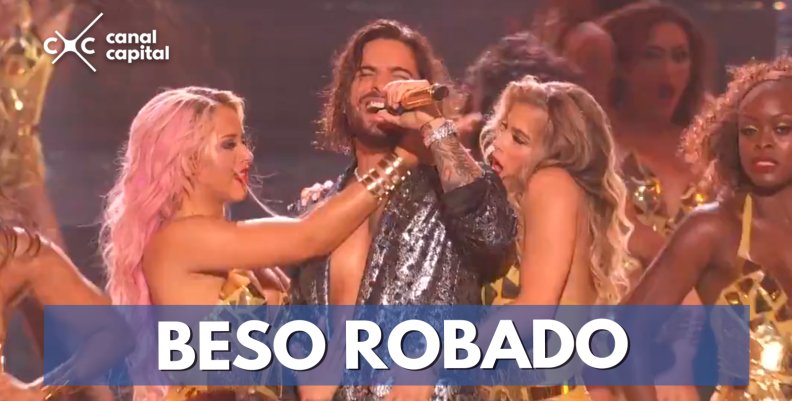 El beso de Maluma en los VMA que ha dado de qué hablar