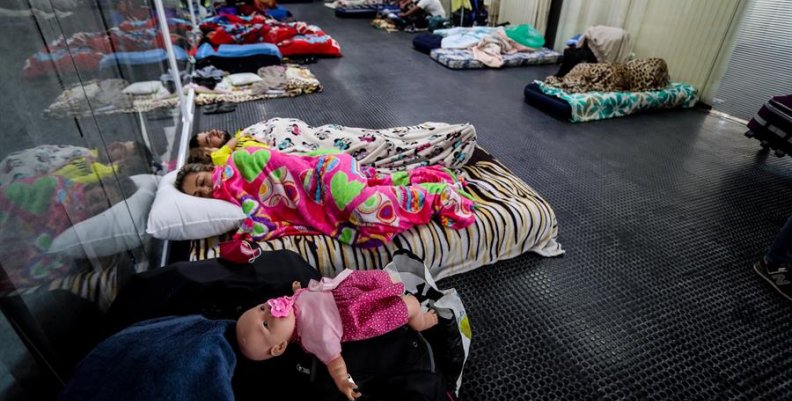 Colombianos en aeropuerto