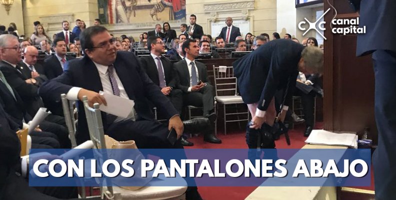 Con-los-pantalones-abajo