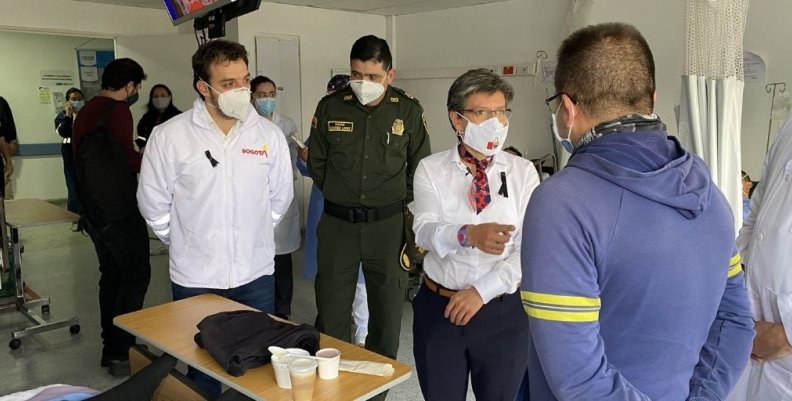 Alcaldesa Claudia López visita policías heridos Alcaldesa Claudia López visita policías heridos