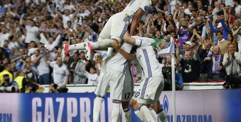 Foto del martes de Asensio celebrando con sus compañeros tras marcar el cuarto gol de Real Madrid ante Bayern Munich Foto del martes de Asensio celebrando con sus compañeros tras marcar el cuarto gol de Real Madrid ante Bayern Munich