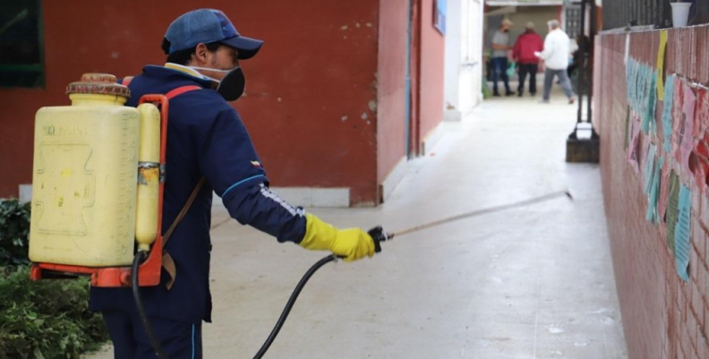 IPES realiza jornadas de desinfección y limpieza en Plazas de Mercado