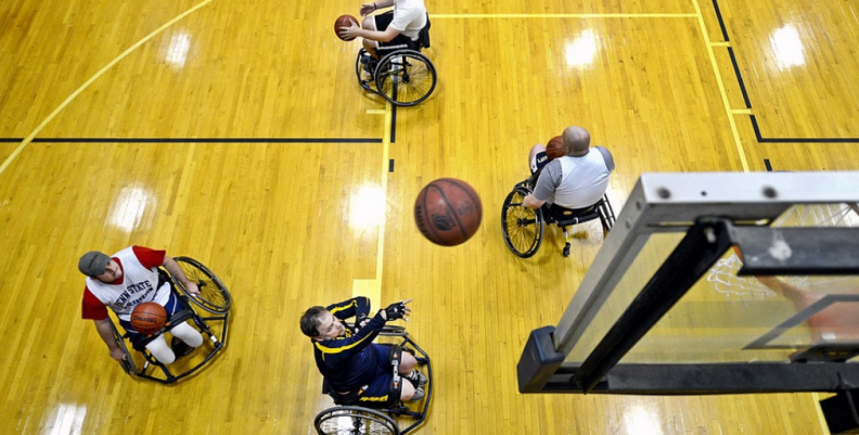 baloncesto en silla de ruedas.