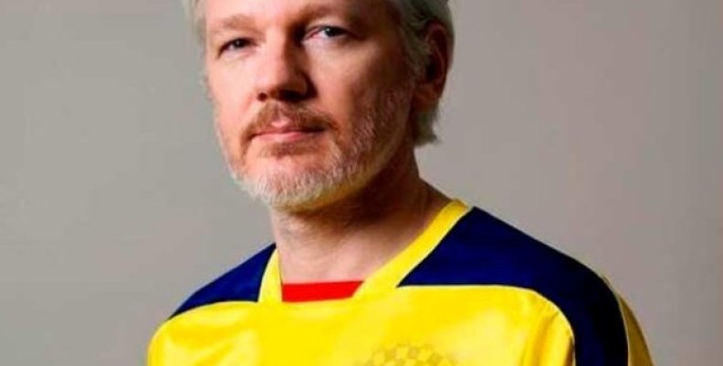 Julian Assange ya es ecuatoriano