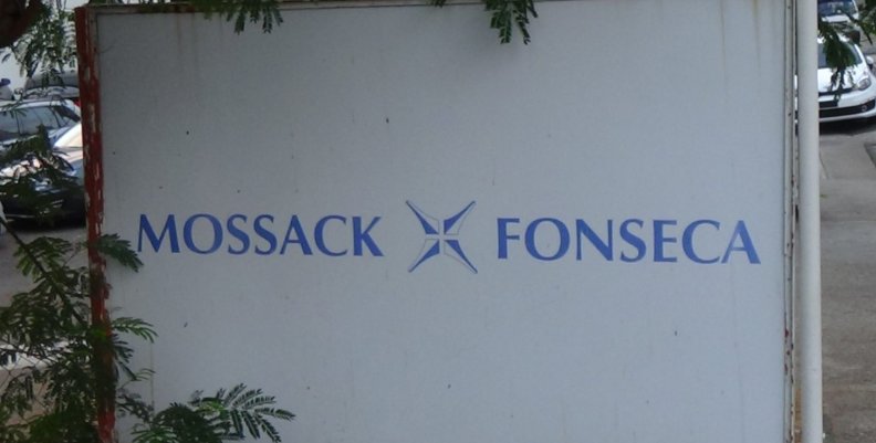 Mossack_Fonseca_sign