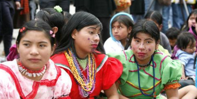 Mujeres embera en Bogotá