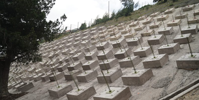 Muro de contención barrio Brisas del Volador