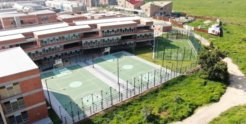 Imagen de uno de los colegios que dejó la alcaldía de Claudia López