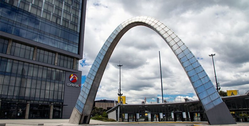 Arco de metal