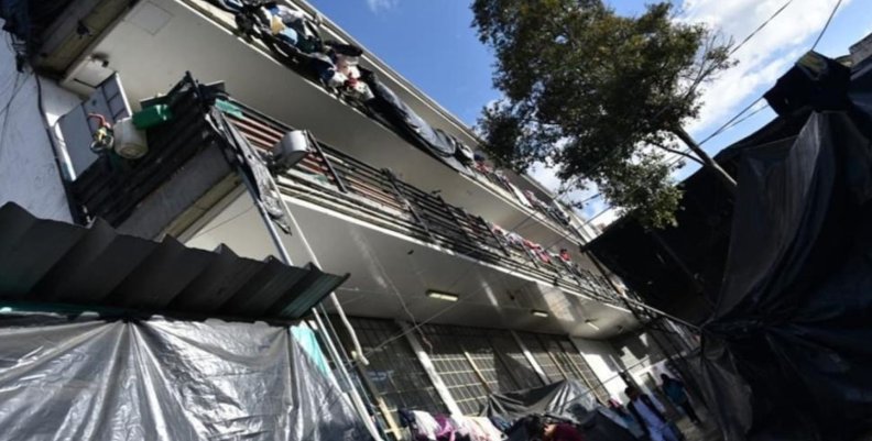 Emberá Edificio de rejas con cuartos individuales