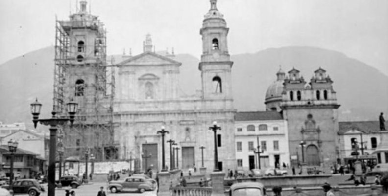 Plaza de Bolívar, fotografía antigua