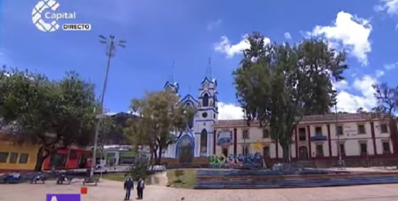 Vista panorámica de la plaza principal de la localidad de Suba