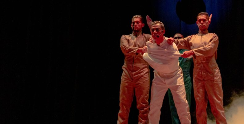 Puesta en escena de obra de teatro ´Vuela,vuela´