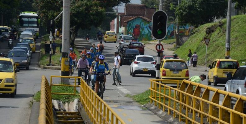 pico-placa-carros-movilidad-bogota-696x461