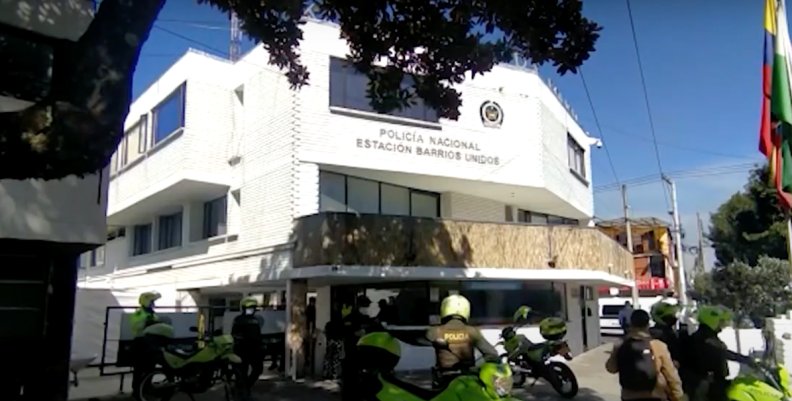 Policía