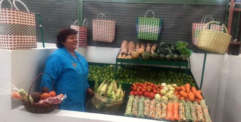 puesto_en_plaza_de_mercado puesto_en_plaza_de_mercado