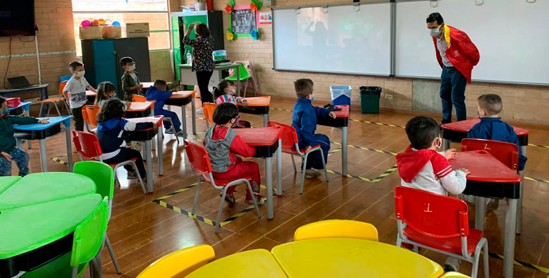 RETORNO PRESENCIALIDAD EN COLEGIOS