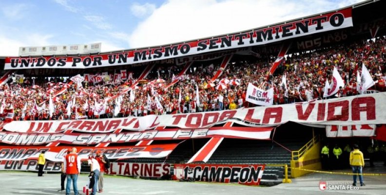 Hinchada de Santa Fe.