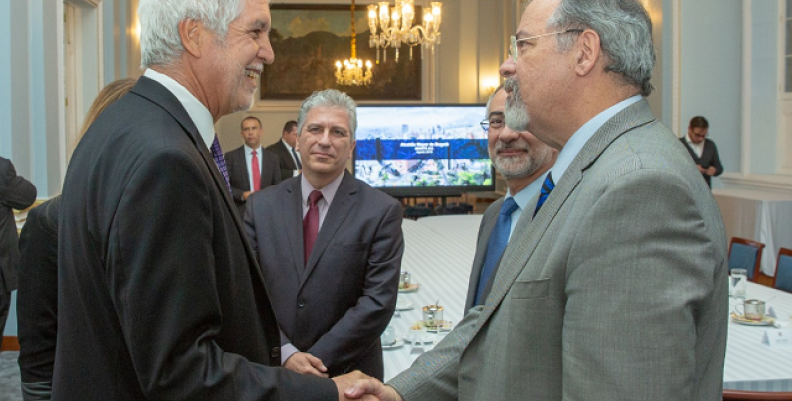 Alcalde Peñalosa y ministro de Seguridad Pública de Brasil intercambian experiencias en seguridad Alcalde Peñalosa y ministro de Seguridad Pública de Brasil intercambian experiencias en seguridad