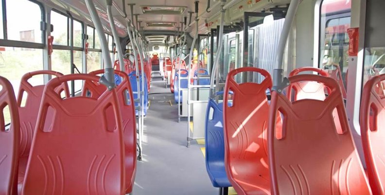 sillas-rojas-transmilenio sillas-rojas-transmilenio