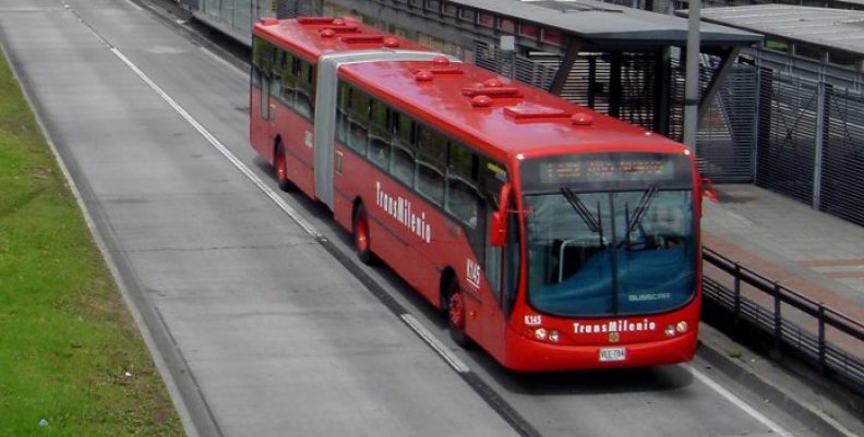 TransMilenio_03-696x527