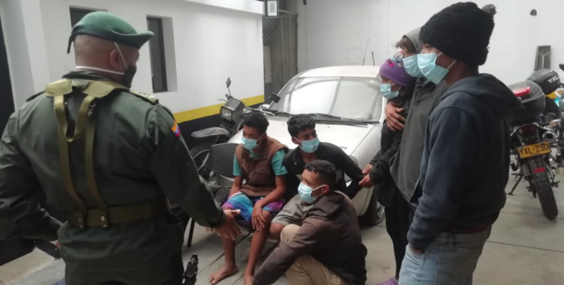 Expulsan ciudadanos venezolanos Expulsan ciudadanos venezolanos
