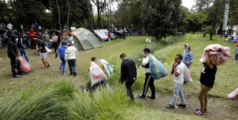 Venezolanos en cambuches