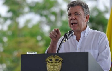 180216_08_EntregaTitulosConpesMacizoColombiano_1800