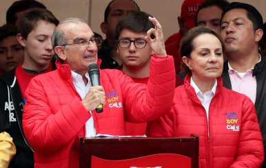 De la Calle aboga por defender la paz de Colombia en el cierre de su campaña