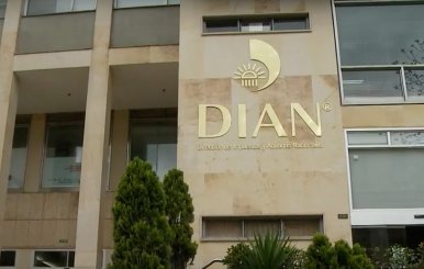 Convocatoria empleos de la DIAN.