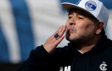 Diego Armando Maradona.