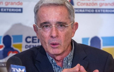 Álvaro Uribe dio positivo covid-19