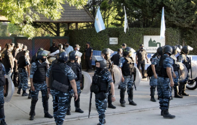 Seguridad en entierro de Maradona.