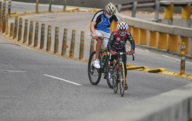 Ciclistas en las calles.