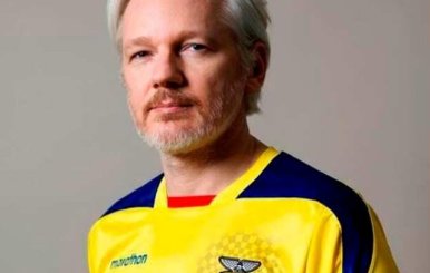 Julian Assange ya es ecuatoriano