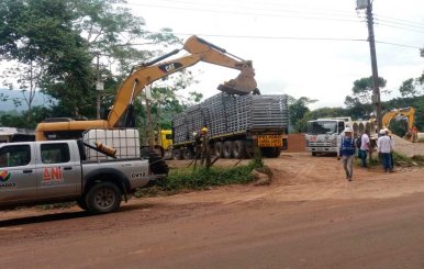 Mocoa recibe primeras piezas para la instalación de puente metálico