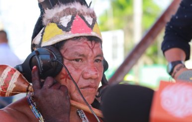  Comunidad indígena participando en las emisoras comunitarias étnicas