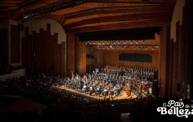  Auditorio León de Greiff con la Orquesta Filarmónica de Bogotá.