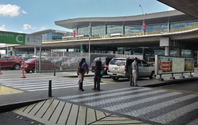 Entrada Aeropuerto Internacional El Dorado 