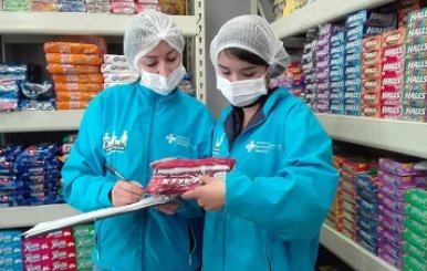 Operativos para evitar daños a la salud por dulces adulterados