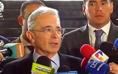 ¿Uribe deja en el limbo su renuncia al Senado?