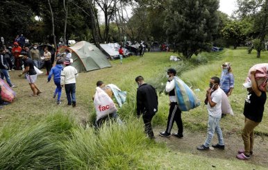 Venezolanos en cambuches