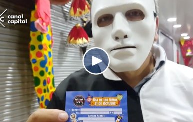 Comerciantes carnetizan niños para prevenir que se pierdan en Halloween